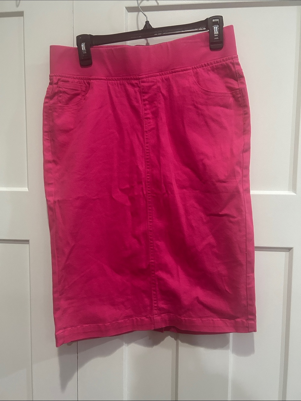 NWOT-Women’s Pink Stretch Pencil Skirt-be girl